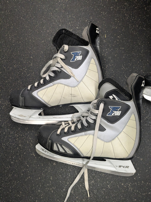 Vist Large View of Product Image Which is Used DR 200 Senior Hockey Skate Senior 12