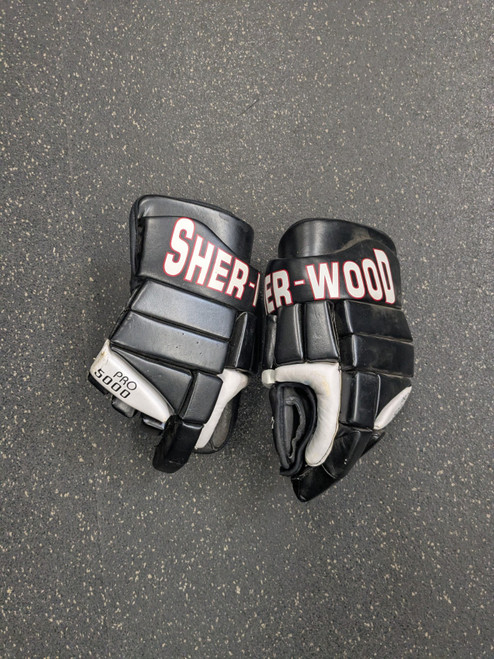 Vist Large View of Product Image Which is Used Sher-wood PRO 5000 Senior Gloves Black 14"