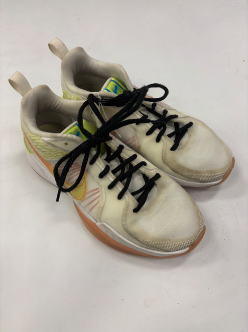 Vist Large View of Product Image Which is Used Nike Basketball Shoes Y White Youth 06.5