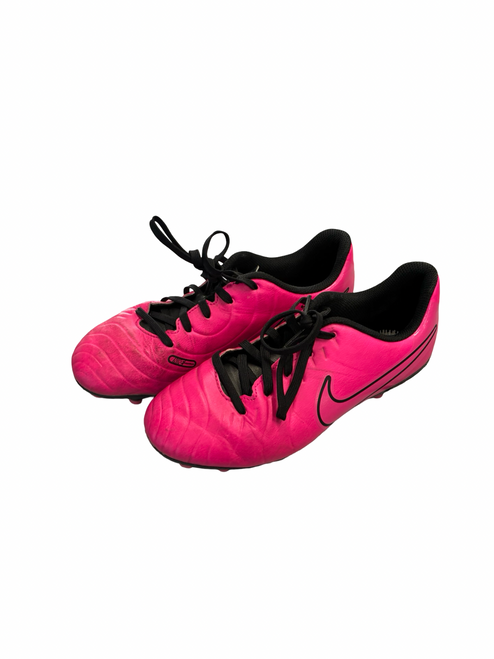 Vist Large View of Product Image Which is Used Nike Soccer Cleats Pink Junior 03.5