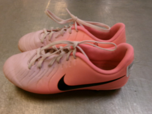 Vist Large View of Product Image Which is Used Nike Soccer Cleats Pink Junior 06