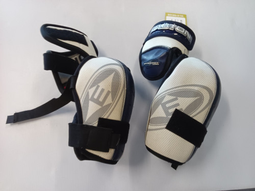 Vist Large View of Product Image Which is Used Easton SYNERGY 700 Senior Elbow Pads LG