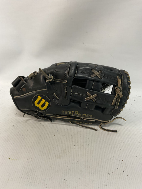 Vist Large View of Product Image Which is Used Wilson SIGNATURE SERIES BB/SB Glove RH Throw Black 12"