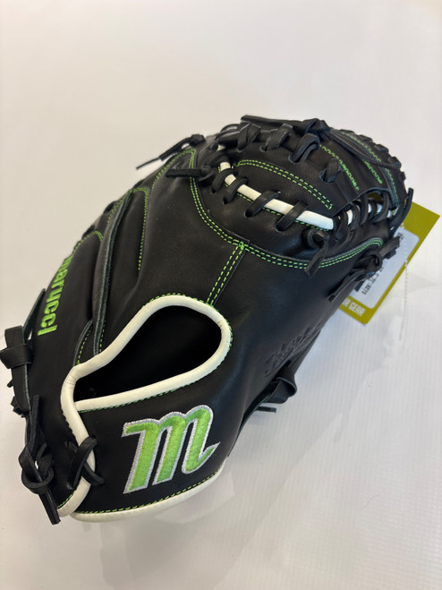 Vist Large View of Product Image Which is Used Marucci KREWE BB/SB Catchers RH Throw Black 32 1/2"