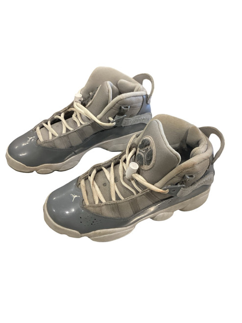 Vist Large View of Product Image Which is Used Nike Basketball Shoes Y Grey Senior 6.5