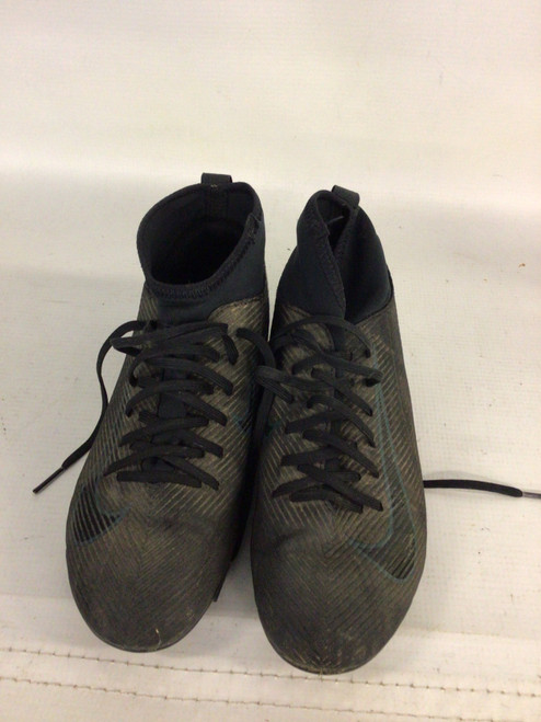 Vist Large View of Product Image Which is Used Nike Soccer Cleats Black Junior 04