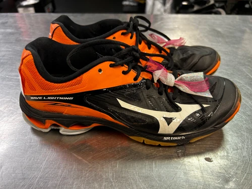 Vist Large View of Product Image Which is Used Mizuno WAVE LIGHTNING VB Shoes Adult Orange Senior 7.5