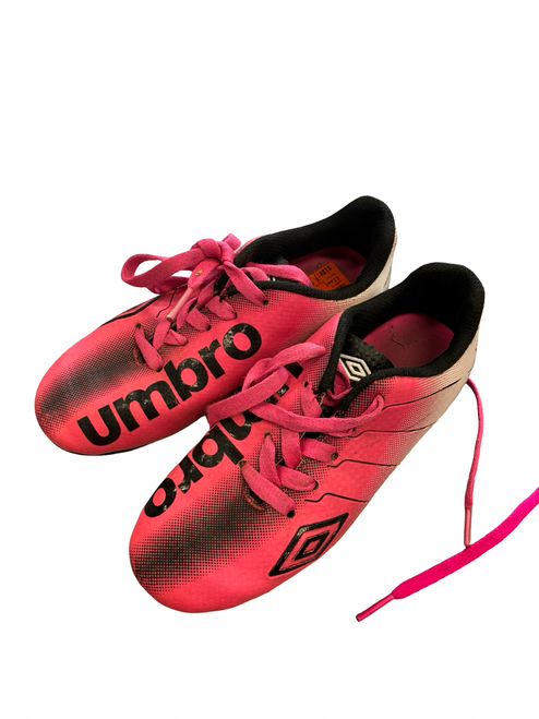 Vist Large View of Product Image Which is Used Umbro Soccer Cleats Pink Youth 13.0