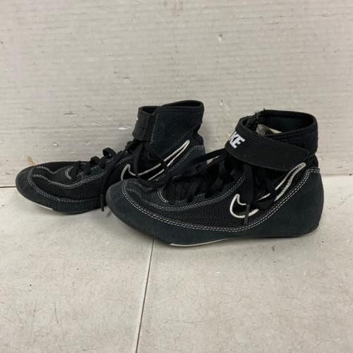 Vist Large View of Product Image Which is Used Nike Wrestling Shoes Black Junior 04