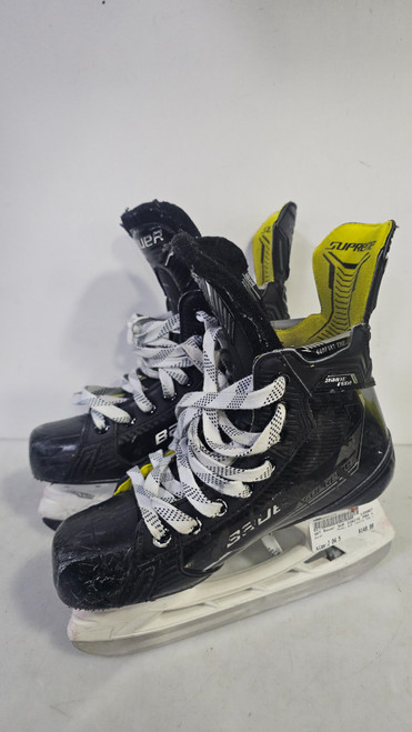 Vist Large View of Product Image Which is Used Bauer SUP IGNITE PRO + Junior Hockey Skate Junior 04.5