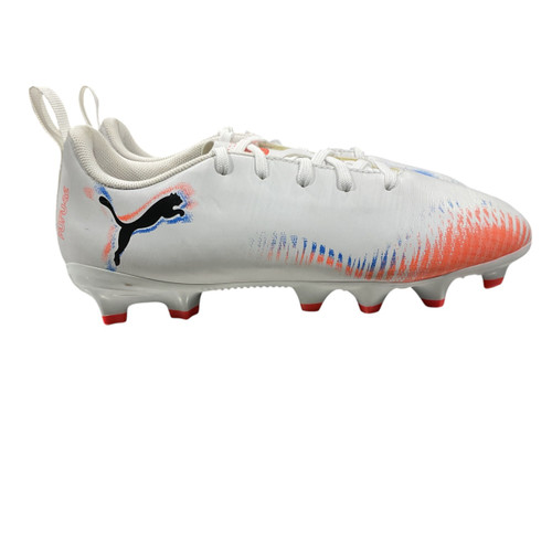 Vist Large View of Product Image Which is Used Puma Soccer Cleats White Junior 02.5