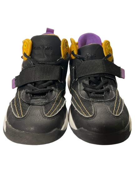 Vist Large View of Product Image Which is Used Basketball Shoes Y Black And Orange Junior 02