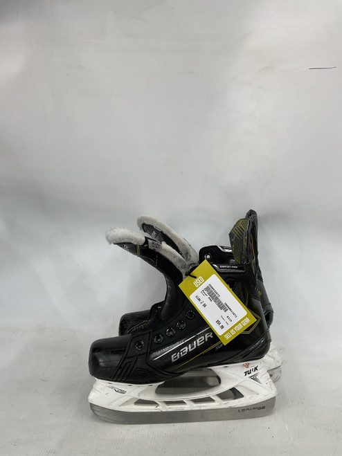 Vist Large View of Product Image Which is Used Bauer M40 Junior Hockey Skate Junior 04