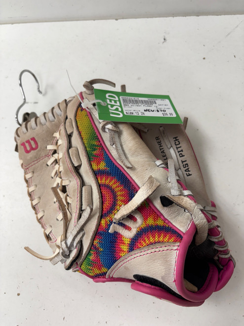 Vist Large View of Product Image Which is Used Wilson FLASH BB/SB Glove RH Throw White 12"