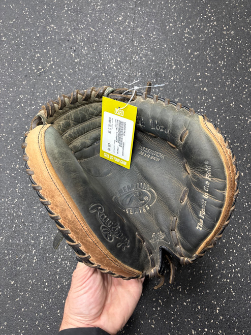 Vist Large View of Product Image Which is Used Rawlings D325BWCM BB/SB Catchers RH Throw Black 32 1/2"