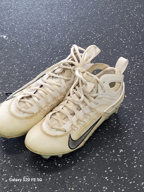 Vist Large View of Product Image Which is Used Nike LAX Cleats Boys White Junior 03.5