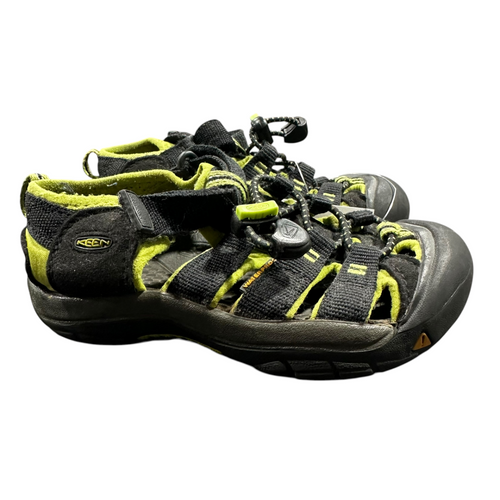 Vist Large View of Product Image Which is Used Water Shoes Y Green Youth 06.0