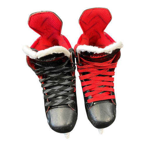 Vist Large View of Product Image Which is Used Bauer VAPOR FLY30 Junior Hockey Skate Junior 03.5
