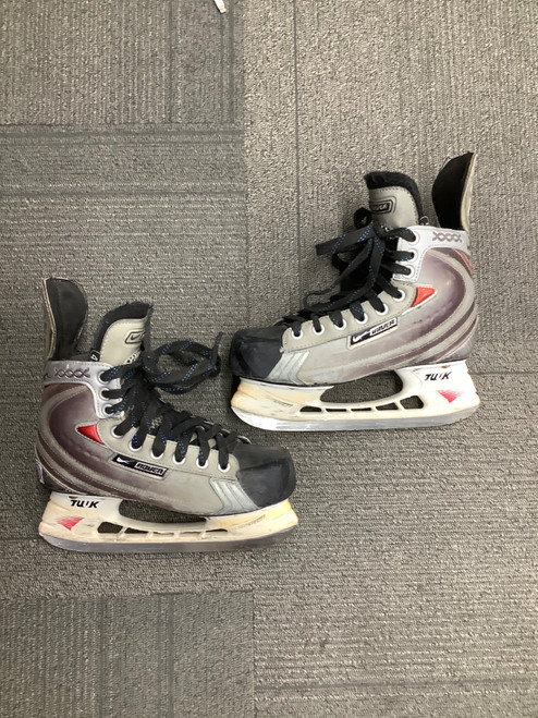 Vist Large View of Product Image Which is Used Bauer VAPOR Intermediate Hockey Skate Intermediate 4.5