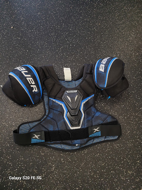 Vist Large View of Product Image Which is Used Bauer X Senior Shoulder Pads LG