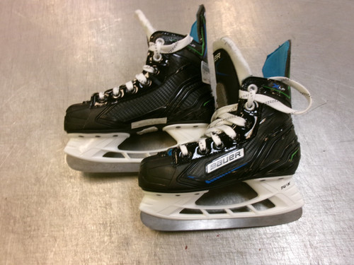 Vist Large View of Product Image Which is Used Bauer XLP Youth Hockey Skate Youth 12.0