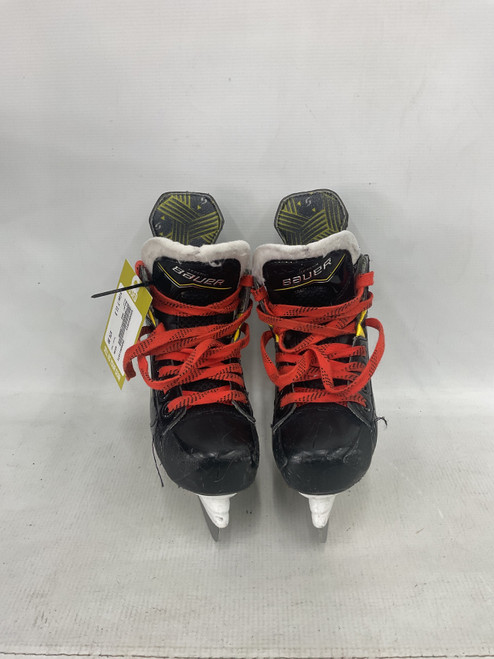 Vist Large View of Product Image Which is Used Bauer M40 Youth Hockey Skate Youth 11.5