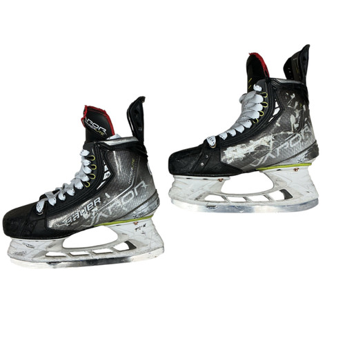Vist Large View of Product Image Which is Used Bauer VAPOR HYERLITE SKATE Junior Hockey Skate Junior 04
