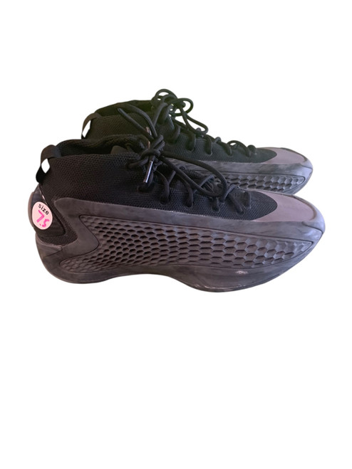 Vist Large View of Product Image Which is Used Adidas Basketball Shoes M Black Senior 7.5