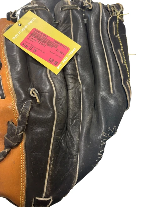 Vist Large View of Product Image Which is Used Mizuno MZ1391 BB/SB Glove RH Throw Brown And Black 13"