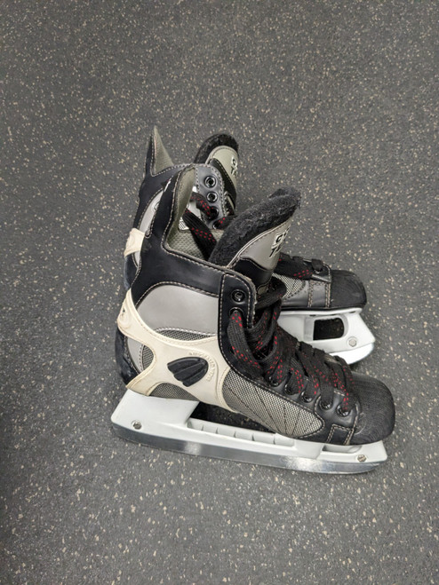 Vist Large View of Product Image Which is Used CCM TACKS Senior Hockey Skate Senior 6