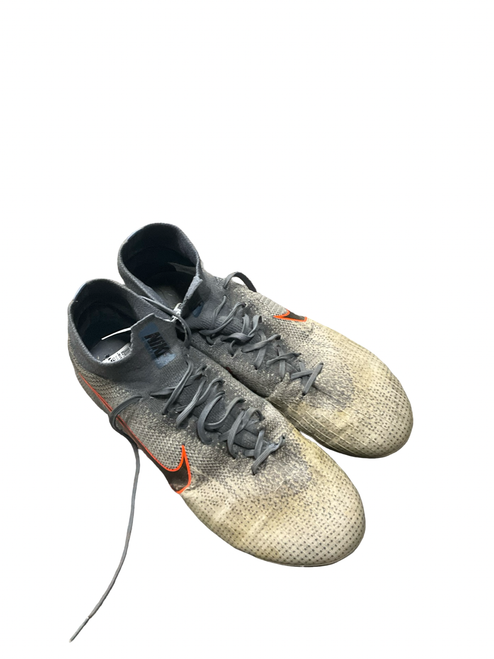 Vist Large View of Product Image Which is Used Nike Soccer Cleats Grey Senior 10
