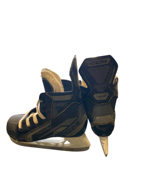 Vist Large View of Product Image Which is Used CCM AS 550 Youth Hockey Skate Youth 12.0