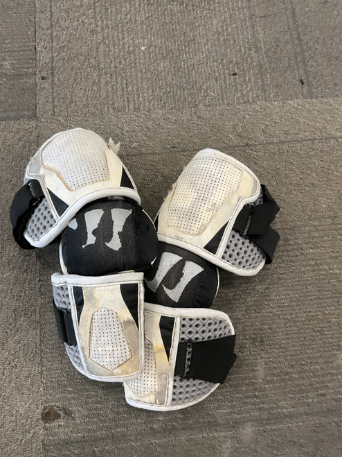 Vist Large View of Product Image Which is Used Warrior ARM GUARDS Lacrosse Arm Pads/Guards White MD