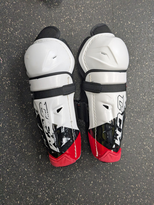 Vist Large View of Product Image Which is Used CCM FT485 Junior Shin Guards White 11"