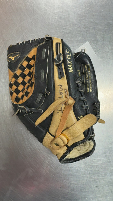 Vist Large View of Product Image Which is Used Mizuno POWERCLOSE BB/SB Glove RH Throw Black 10 3/4"