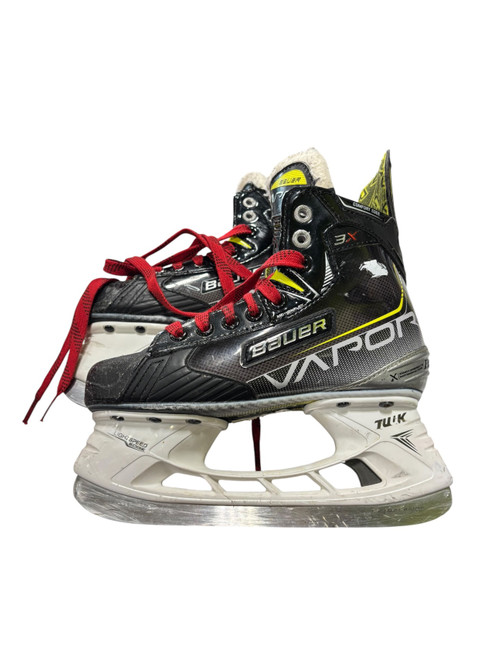 Vist Large View of Product Image Which is Used Bauer VAPOR 3X Junior Hockey Skate Junior 02
