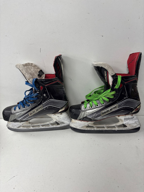 Vist Large View of Product Image Which is Used Bauer VAPOR X900 Intermediate Hockey Skate Intermediate 6.5