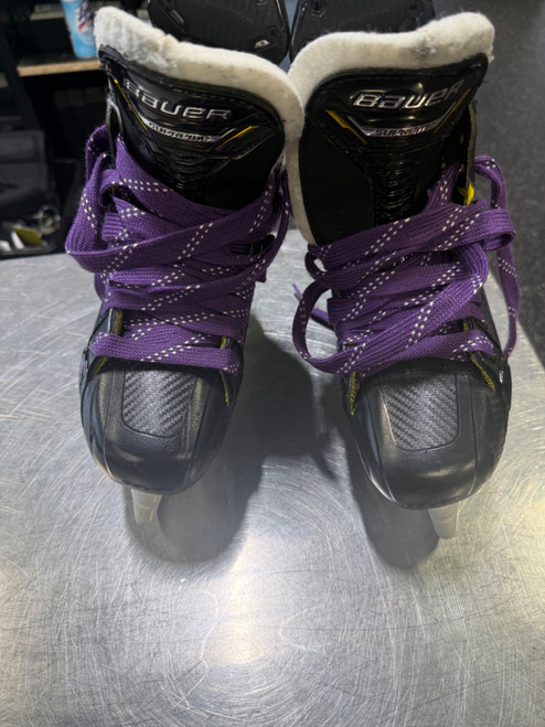 Vist Large View of Product Image Which is Used Bauer M5 PRO Junior Hockey Skate Junior 03