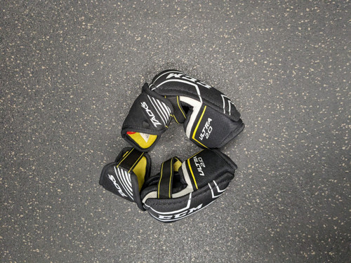 Vist Large View of Product Image Which is Used CCM TACKS ULTRA 2.0 Junior Elbow Pads MD