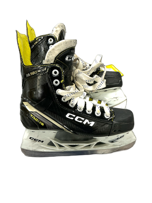 Vist Large View of Product Image Which is Used CCM AS 560 Intermediate Hockey Skate Intermediate 5.0