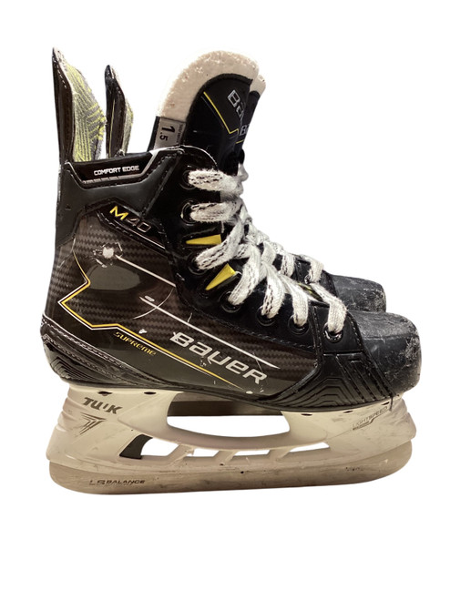 Vist Large View of Product Image Which is Used Bauer M40 Junior Hockey Skate Junior 01.5