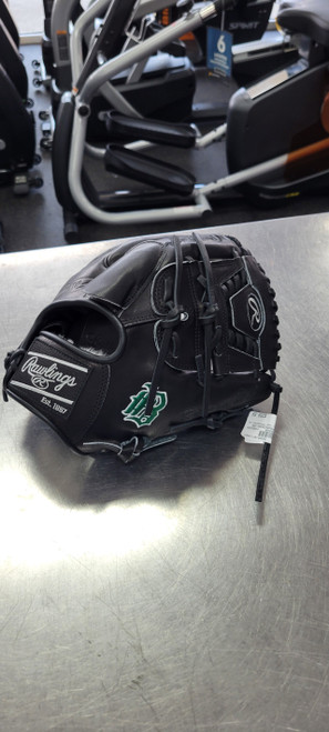 Vist Large View of Product Image Which is  Rawlings NEW PROS204W-30 BB/SB Glove RH Throw Black 11 1/2"