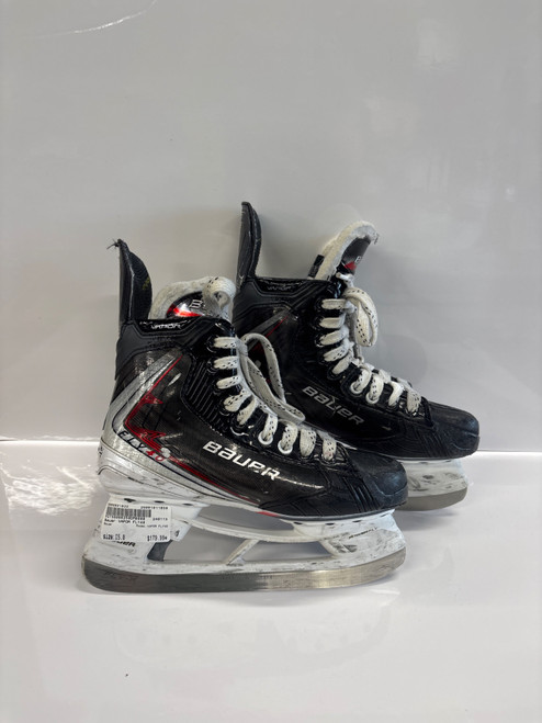 Vist Large View of Product Image Which is Used Bauer VAPOR FLY40 Intermediate Hockey Skate Intermediate 5.0