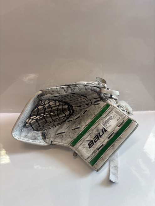 Vist Large View of Product Image Which is Used Bauer GSX Inter Goalie Catcher White
