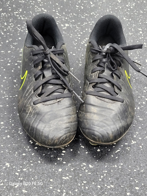 Vist Large View of Product Image Which is Used Nike MERCURIAL Soccer Cleats Black Junior 01