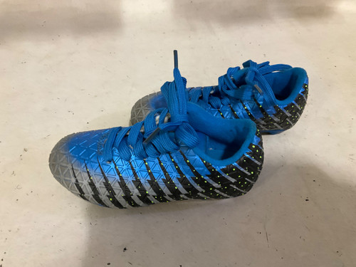Vist Large View of Product Image Which is Used Vizari Soccer Cleats Royal Blue Youth 08.0