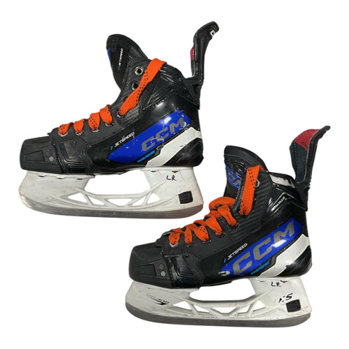 Vist Large View of Product Image Which is Used CCM JETSPEED Junior Hockey Skate Junior 02.5