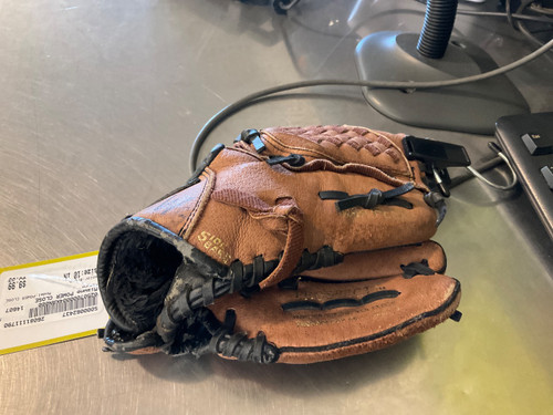 Vist Large View of Product Image Which is Used Mizuno POWER CLOSE BB/SB Glove RH Throw Brown 10"