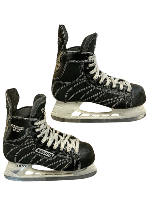 Vist Large View of Product Image Which is Used Bauer SUPREME 8090 Intermediate Hockey Skate Intermediate 4.5