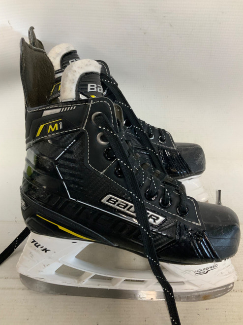 Vist Large View of Product Image Which is Used Bauer SUPREME M1 Junior Hockey Skate Junior 01